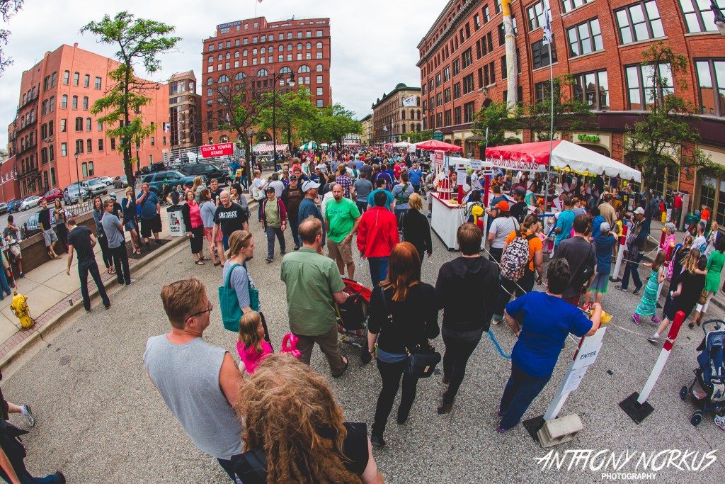 Drawing Crowds: Bands play in front of huge throngs at Festival, but applications are due soon. (Photo/Anthony Norkus)